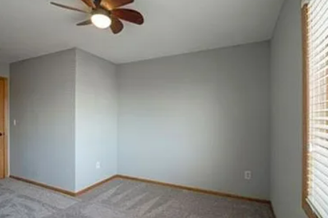 604 Roundhouse St - Photo 2 of 16