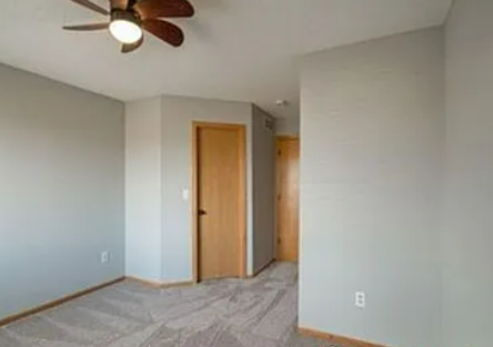 604 Roundhouse St - Photo 4 of 16