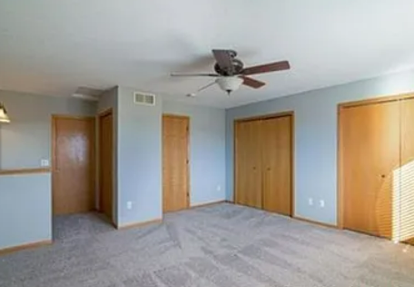 604 Roundhouse St - Photo 6 of 16