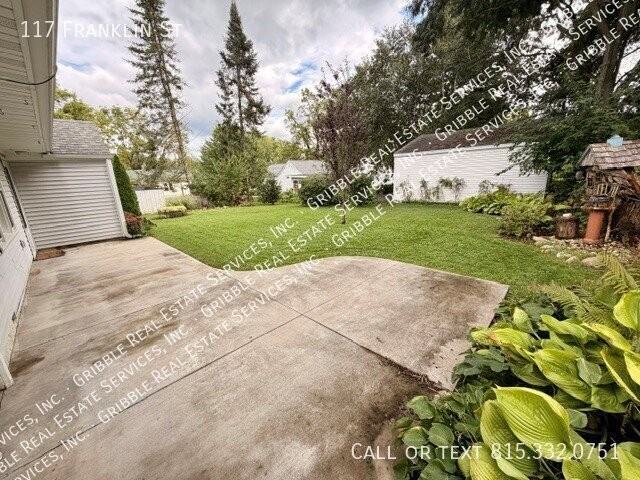 117 Franklin St - Photo 3 of 17