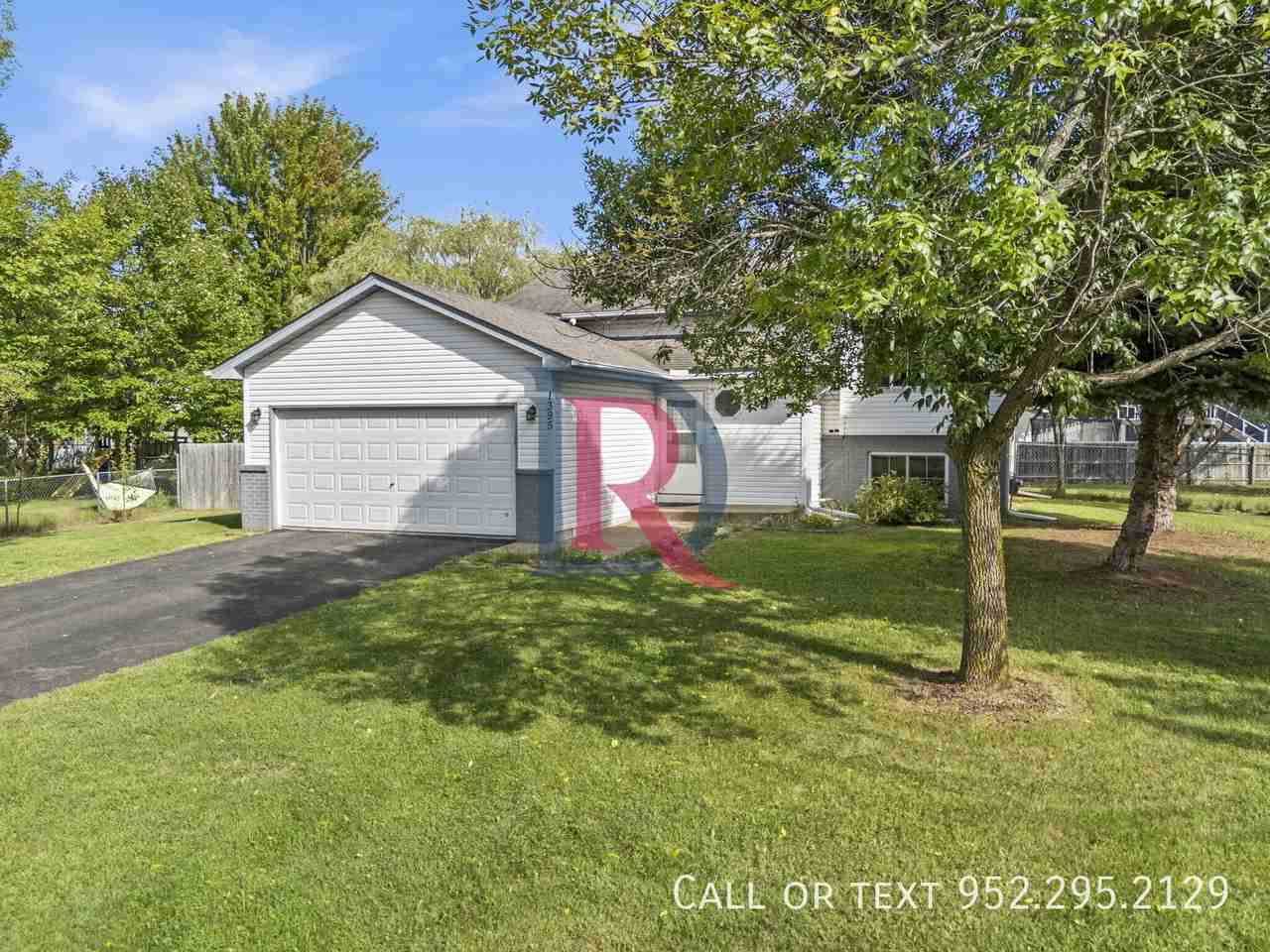 1395 Honeysuckle Ln Se - Photo 4 of 50