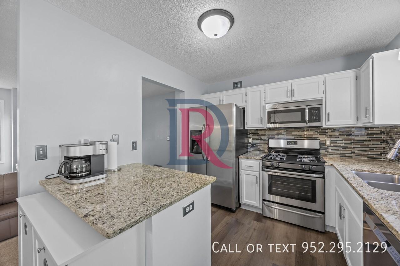 1395 Honeysuckle Ln Se - Photo 6 of 50