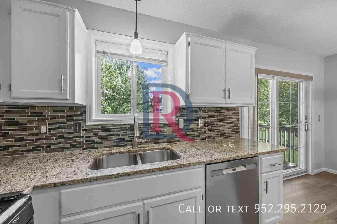 1395 Honeysuckle Ln Se - Photo 7 of 50