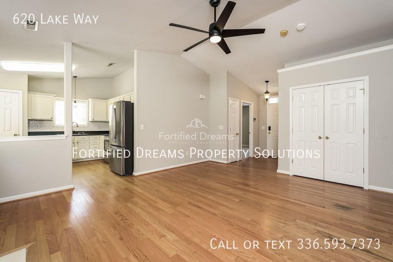 620 Lake Way - Photo 3 of 18