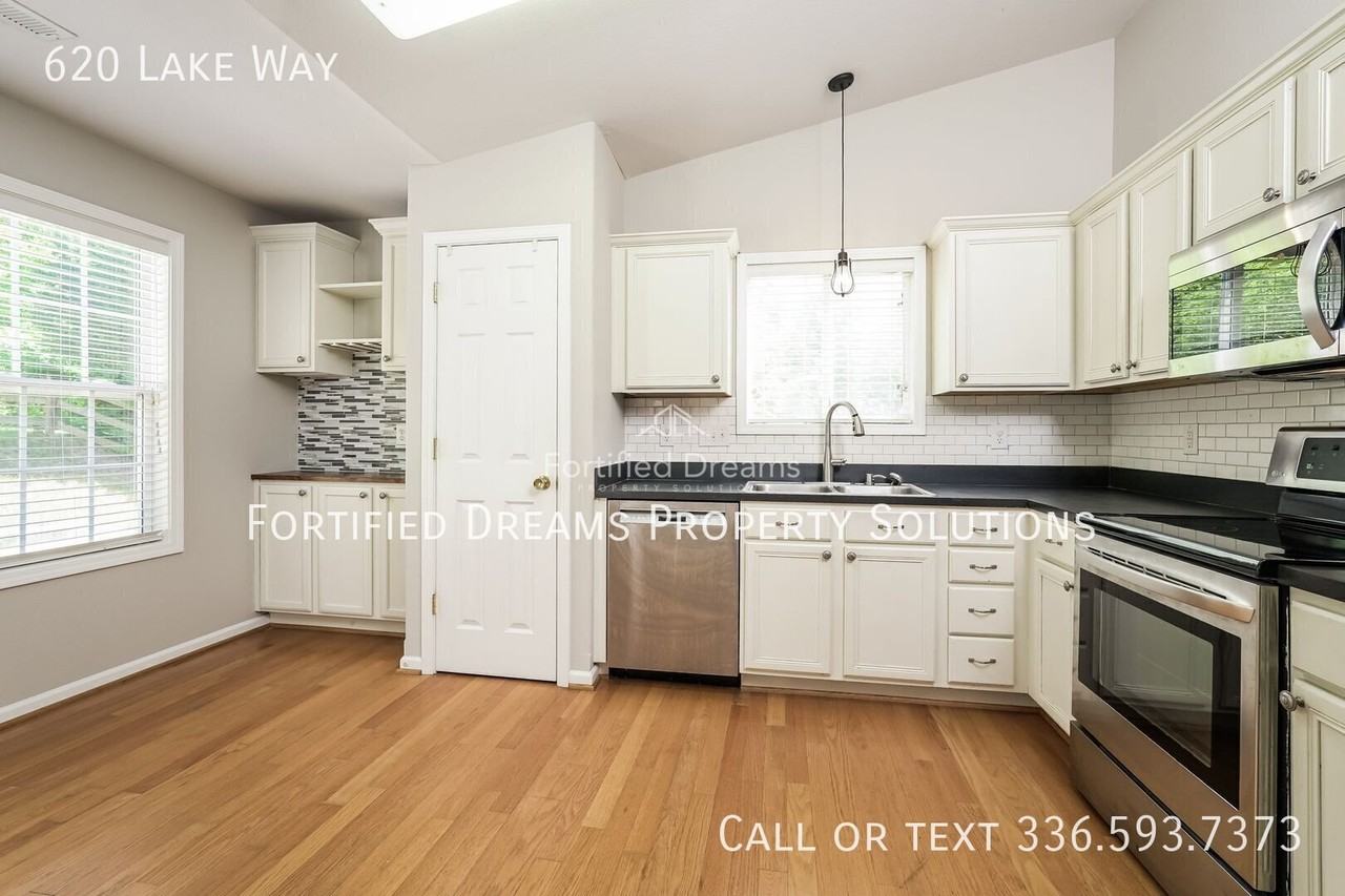 620 Lake Way - Photo 6 of 18
