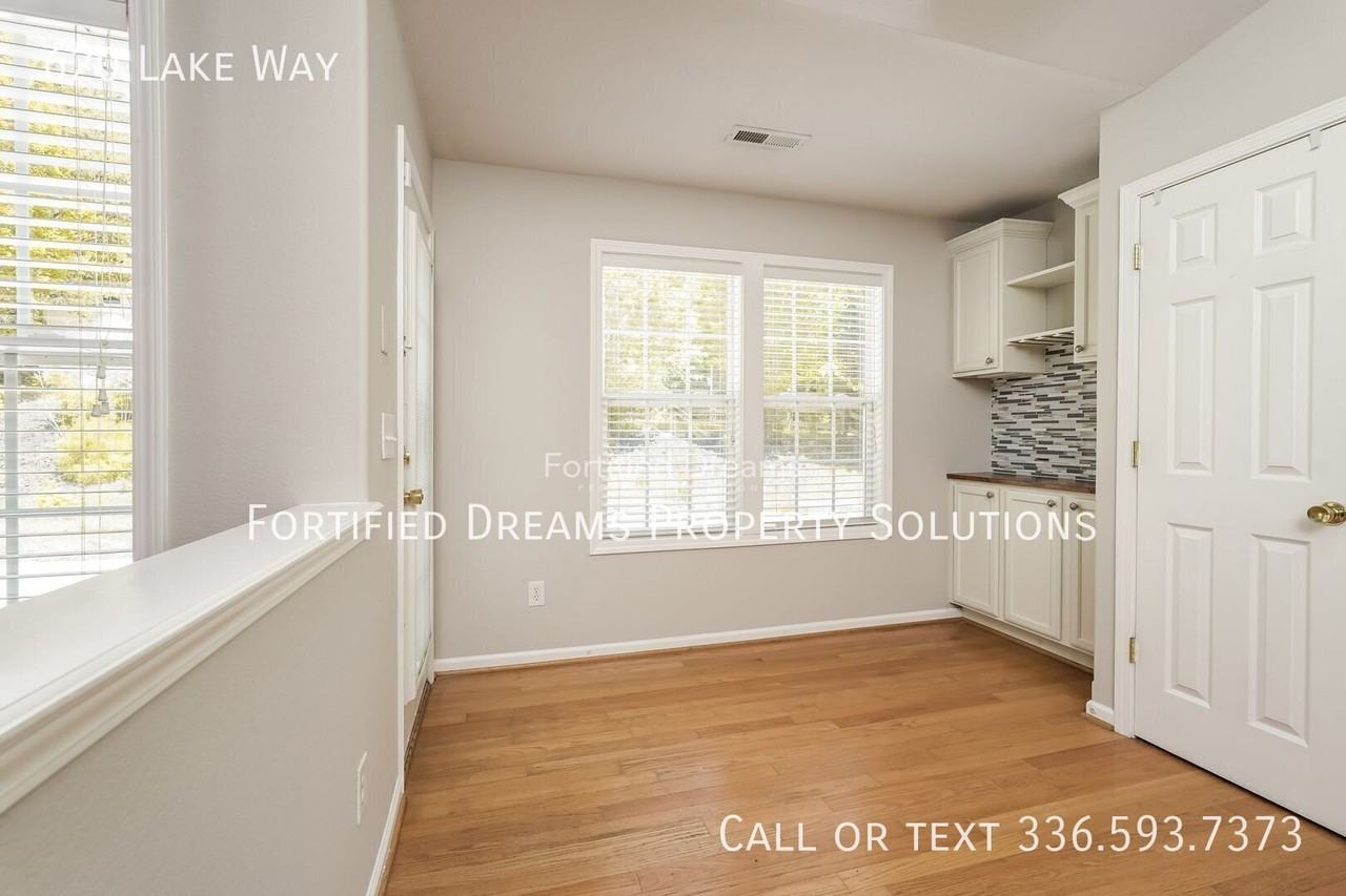 620 Lake Way - Photo 7 of 18