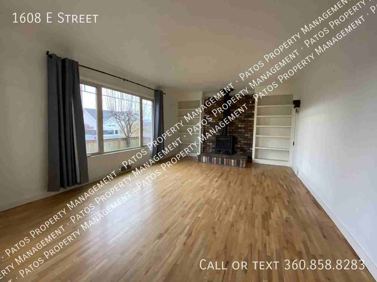 1608 E St - Photo 5 of 31