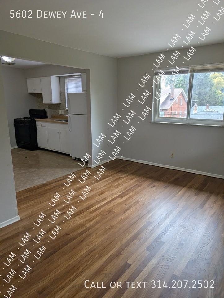 5602 Dewey Ave #4 - Photo 2 of 12