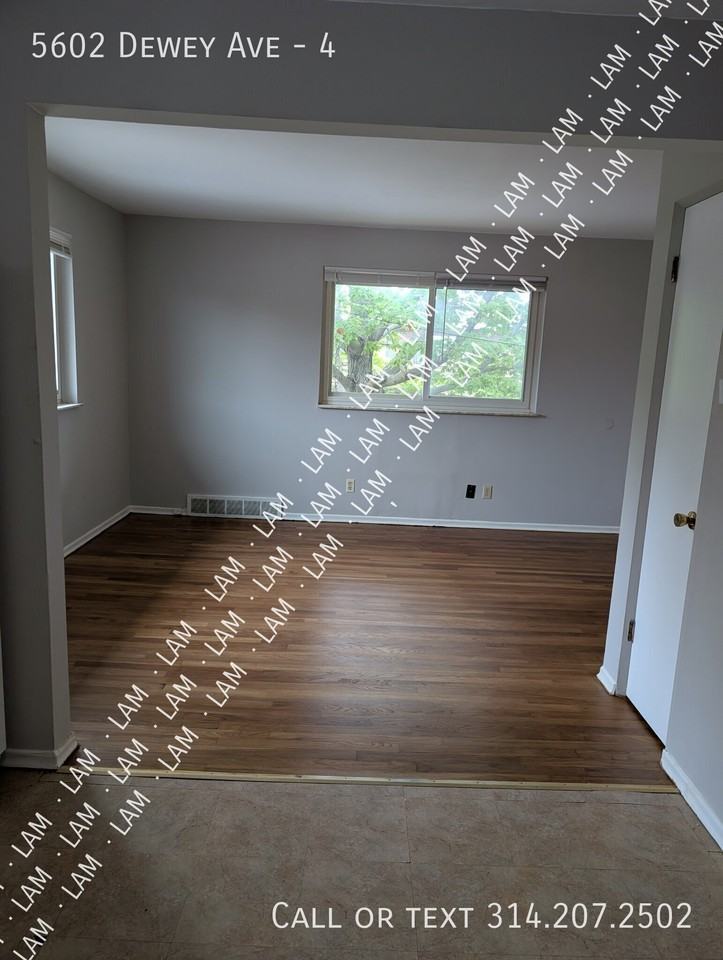 5602 Dewey Ave #4 - Photo 4 of 12