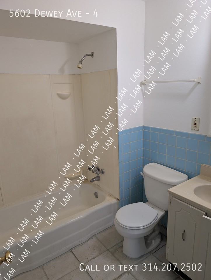5602 Dewey Ave #4 - Photo 6 of 12
