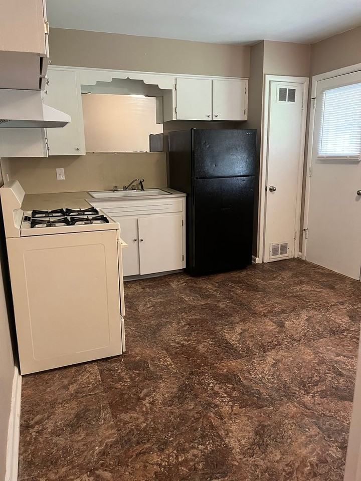 3117 Ware St - Photo 3 of 7