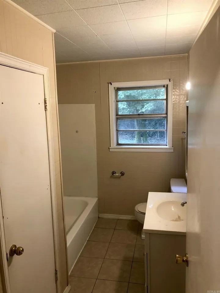 110 Perry St #1 - Photo 4 of 12