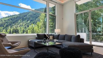 featured image of 1440 Crystal Lake Rd