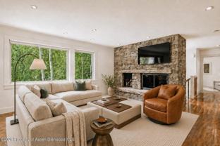 203 Eastwood Dr - Photo 1 of 1