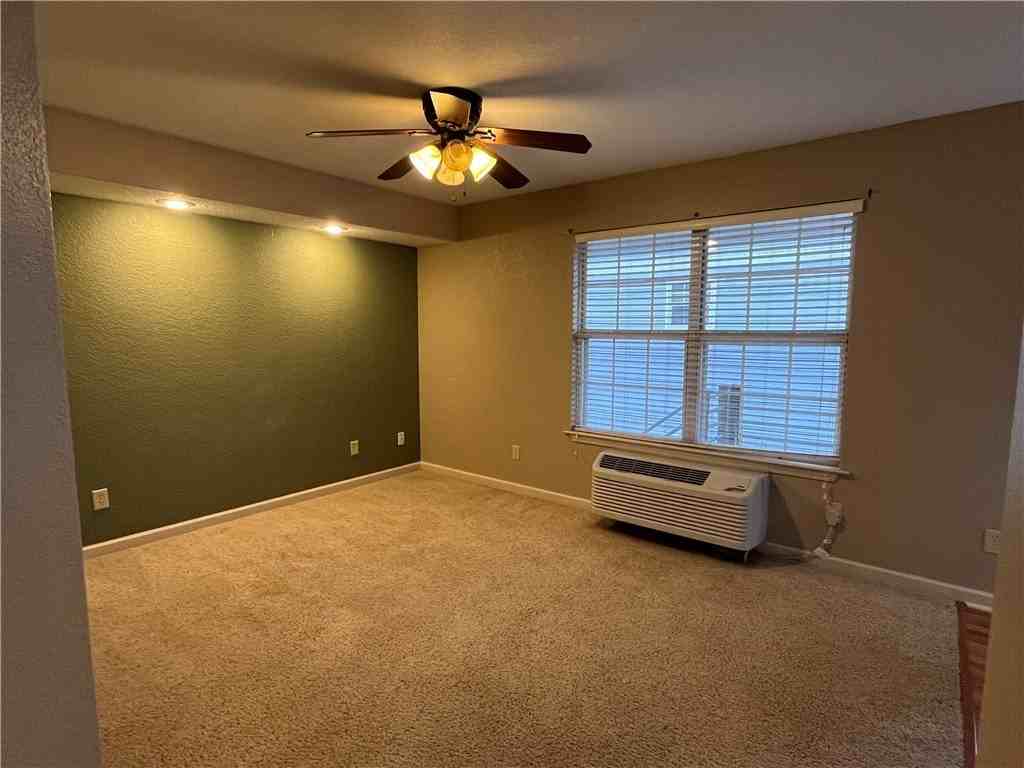 806 W Tahlequah St #C - Photo 3 of 12
