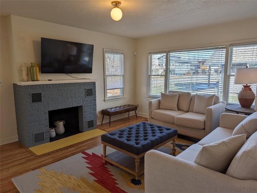 705 Nw 6th St - Photo 2 of 10