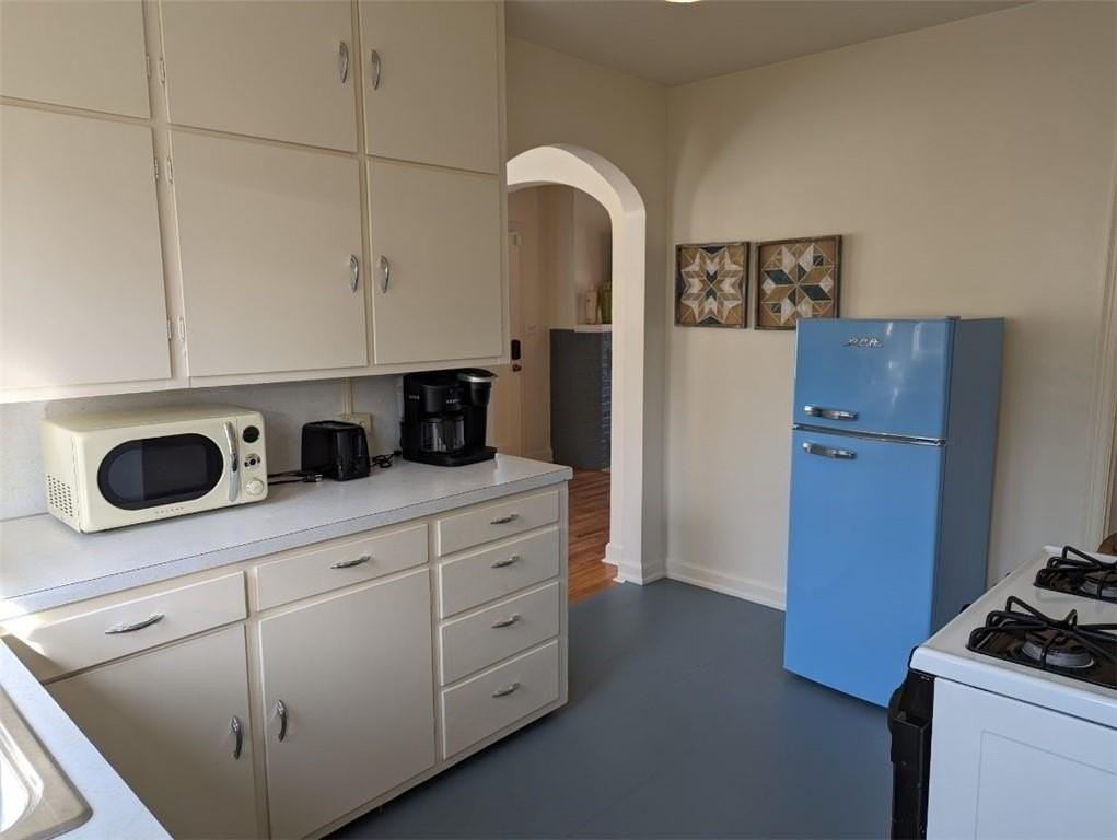 705 Nw 6th St - Photo 5 of 10