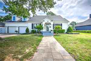 featured image of 305 Sw E St
