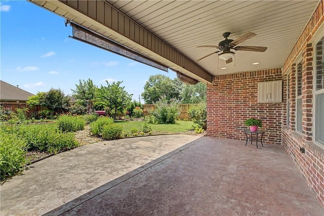 1110 Ellen Ray Ln - Photo 4 of 19