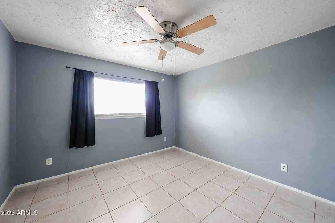 1233 E Henry St #B - Photo 7 of 29