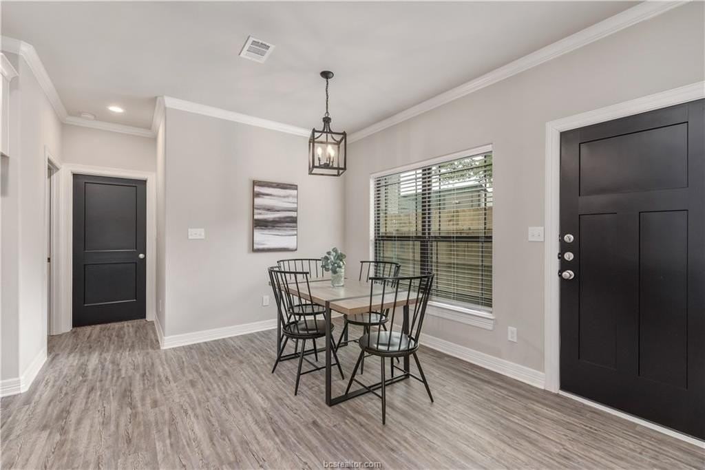 508 Aurora Ct - Photo 5 of 17