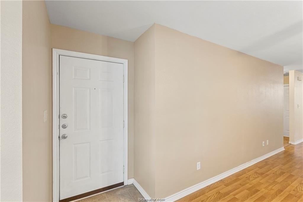 912 Willow Pond St - Photo 3 of 22