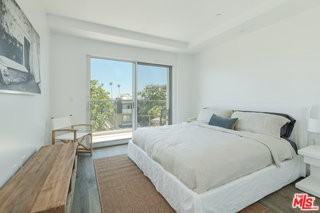 1433 14th St #18 - Photo 5 of 6