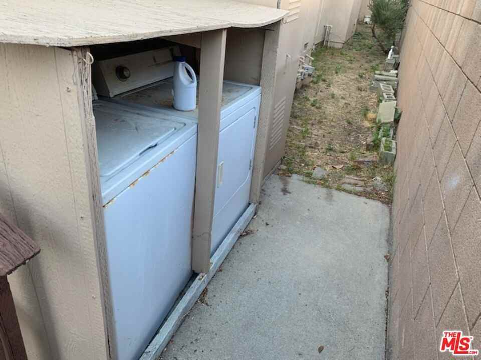3866 Bentley Ave #B - Photo 2 of 6