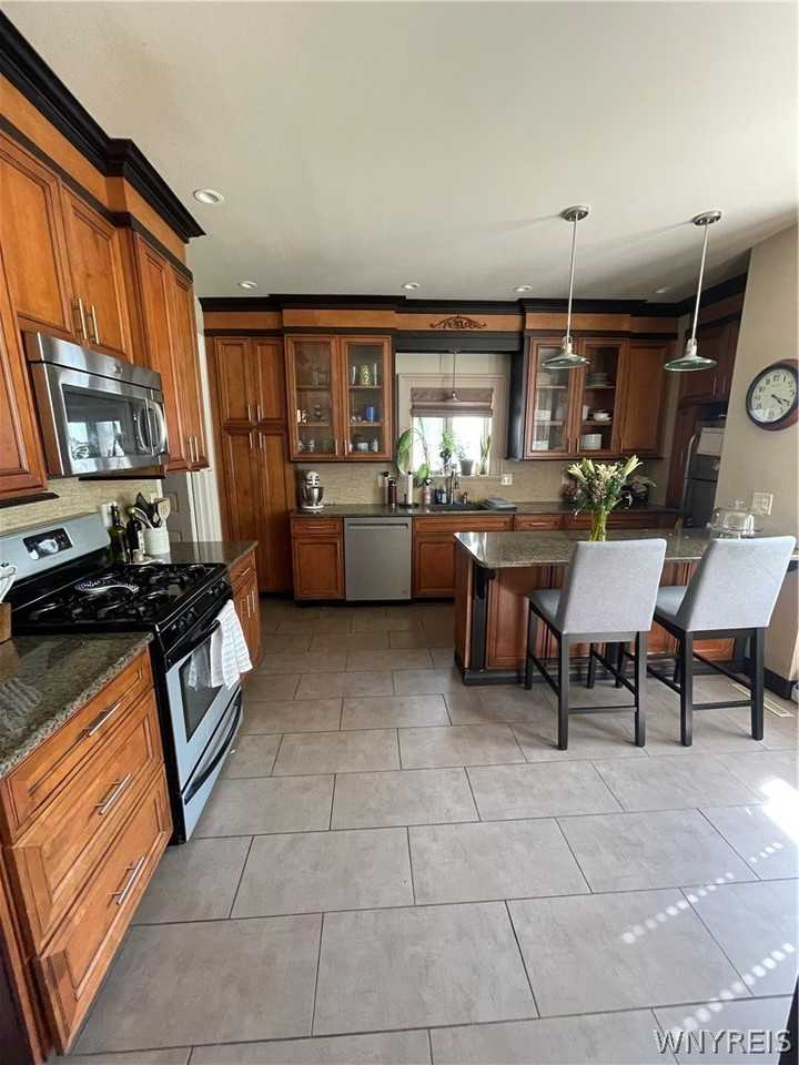 382 Elmwood Ave #2 - Photo 3 of 15