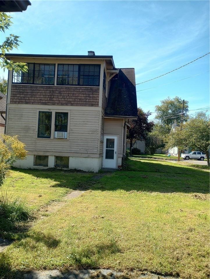 707 Southport St - Photo 3 of 22