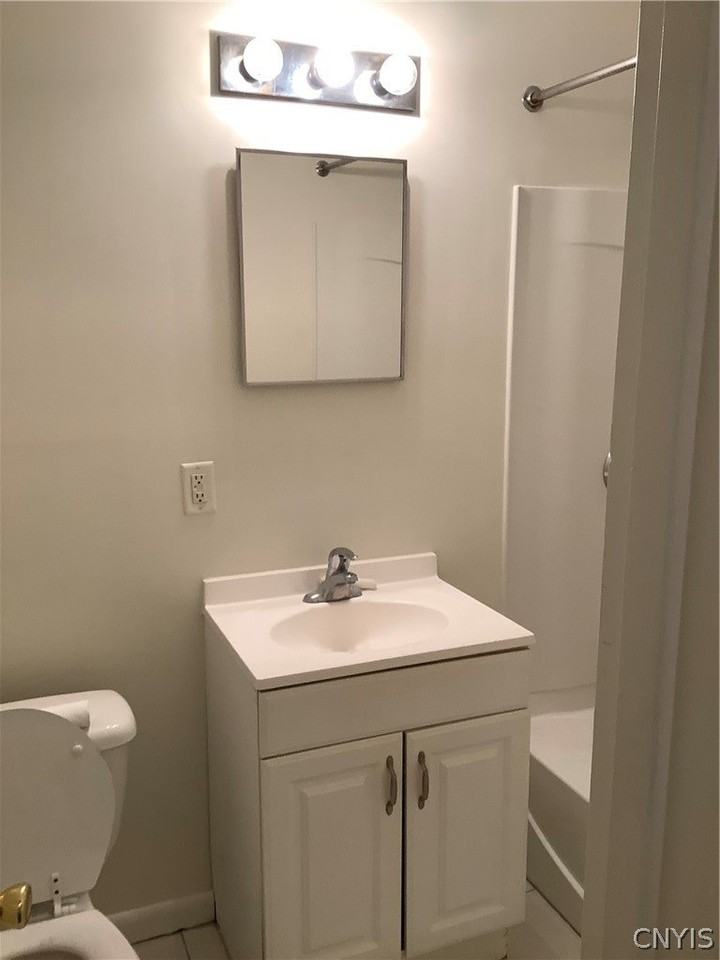 200 Erickson St - Photo 4 of 5