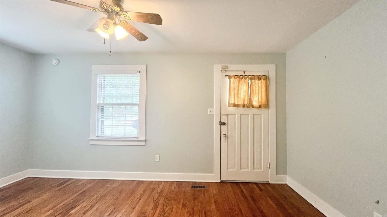 5423 C St - Photo 3 of 19