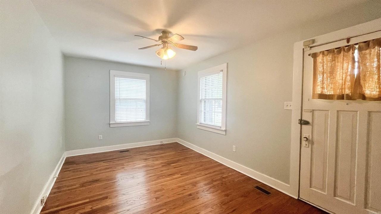 5423 C St - Photo 4 of 19