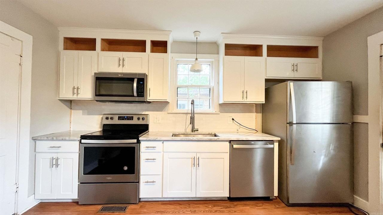 5423 C St - Photo 6 of 19