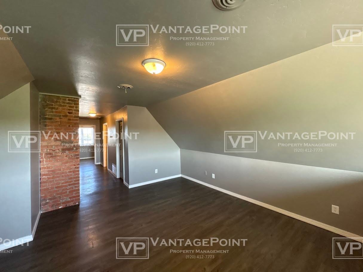 622 E Walnut St #622 - Photo 4 of 20