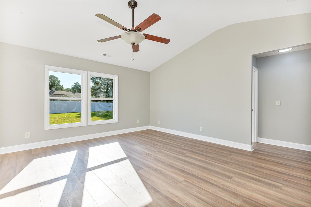 4008 Scarlet Oak Ct - Photo 3 of 38