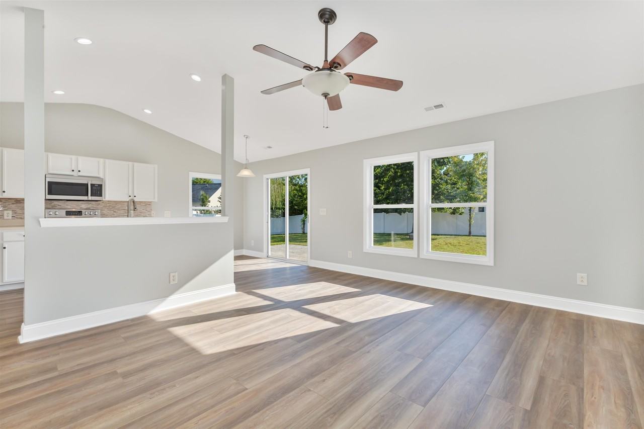 4008 Scarlet Oak Ct - Photo 4 of 38