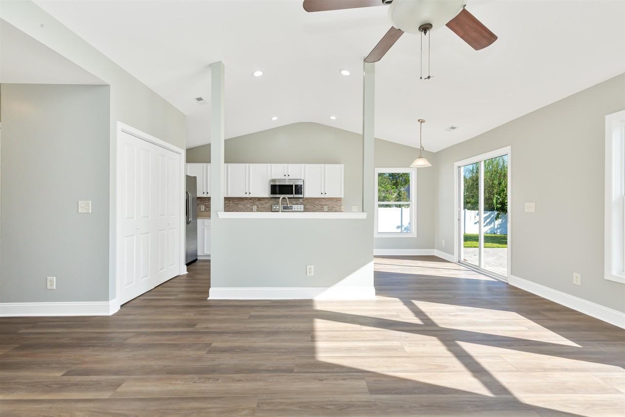 4008 Scarlet Oak Ct - Photo 5 of 38