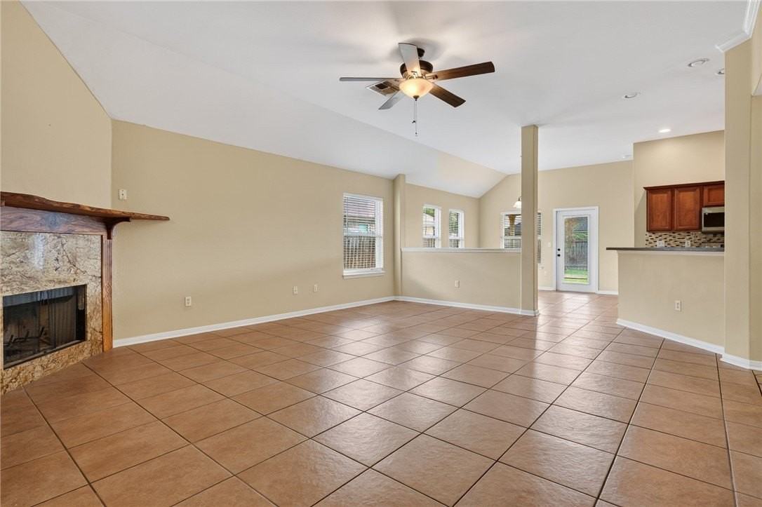 307 San Rafael Dr - Photo 5 of 28