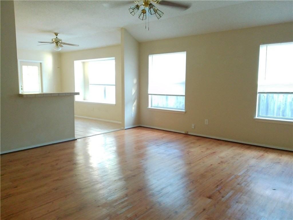 7837 Wolf Dr - Photo 5 of 16