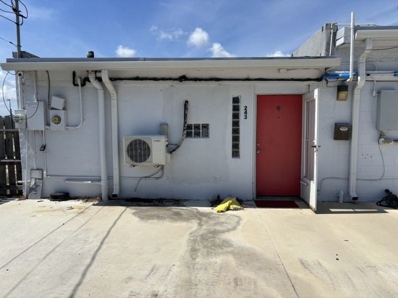 243 S Commercial St - Photo 2 of 12