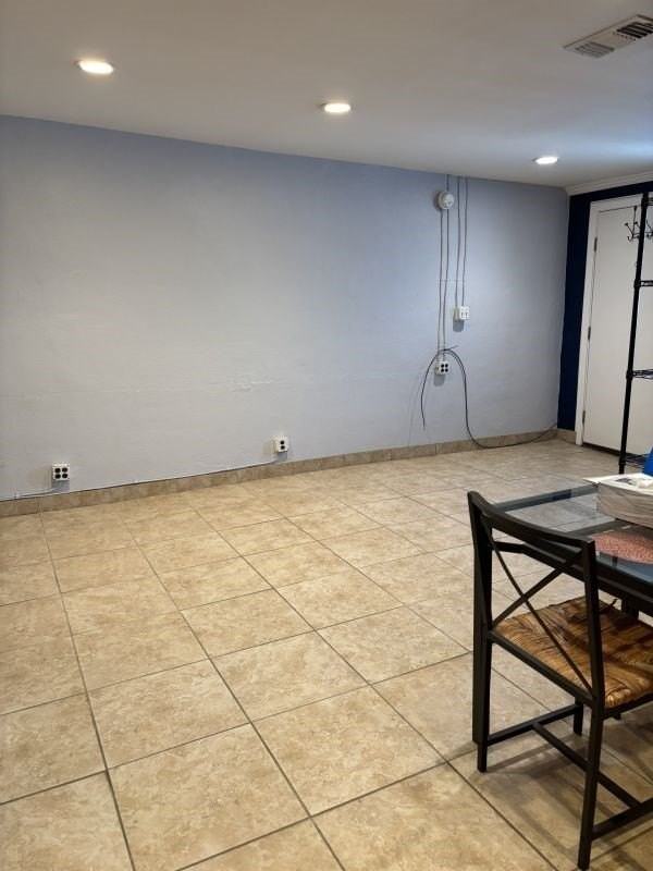 243 S Commercial St - Photo 5 of 12