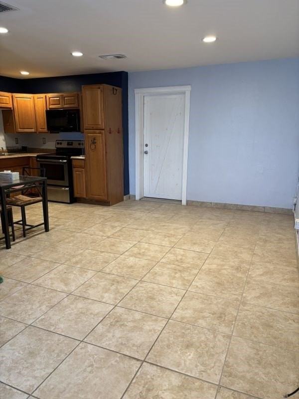 243 S Commercial St - Photo 6 of 12