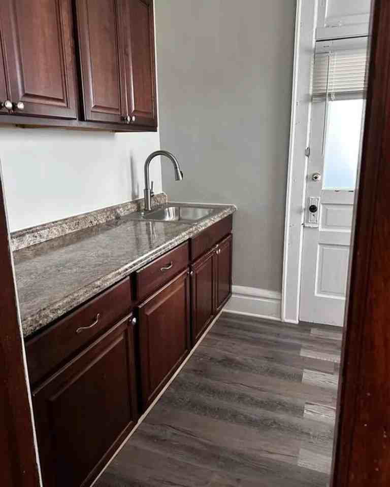 876 Dennison Ave - Photo 6 of 9