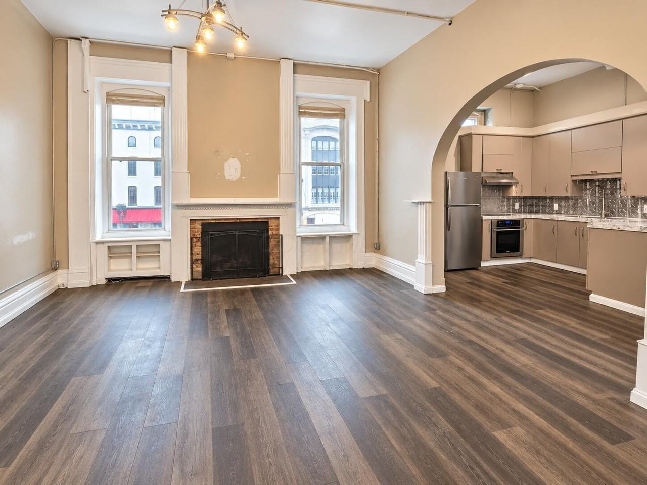 4 N Park Pl #4202 - Photo 2 of 25