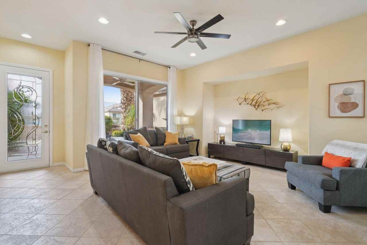 80570 Hoylake Dr - Photo 3 of 29