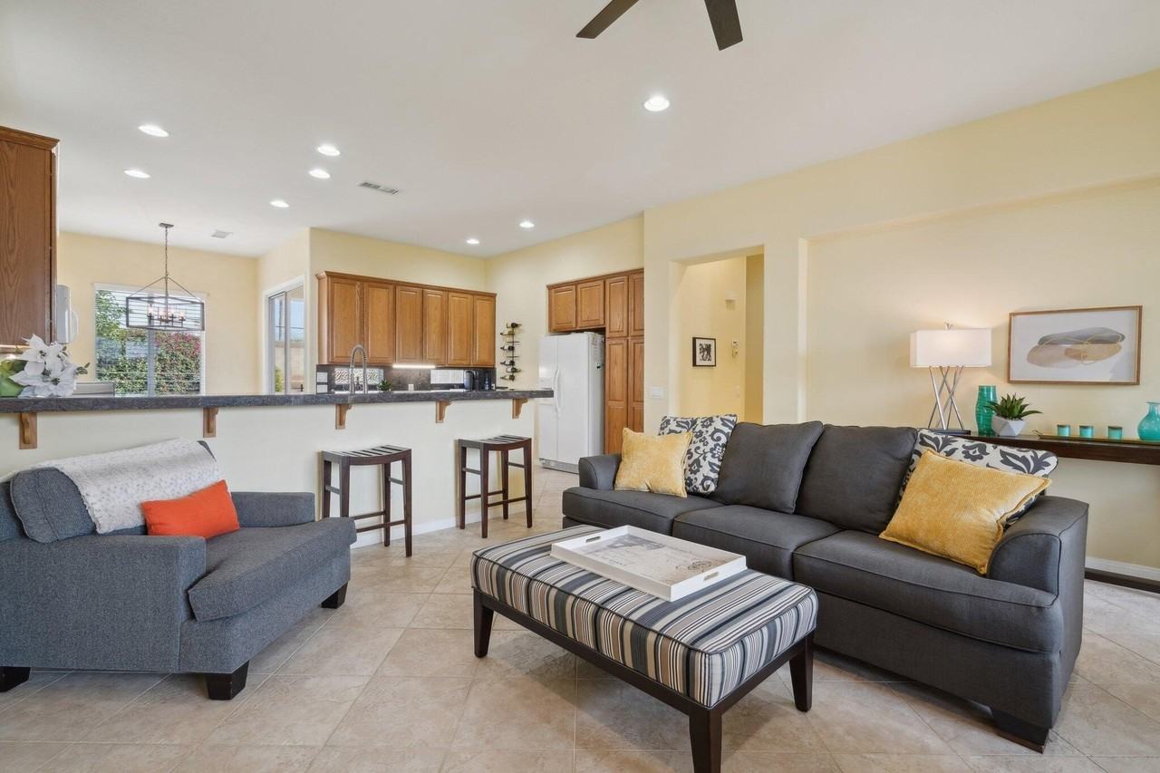 80570 Hoylake Dr - Photo 4 of 29