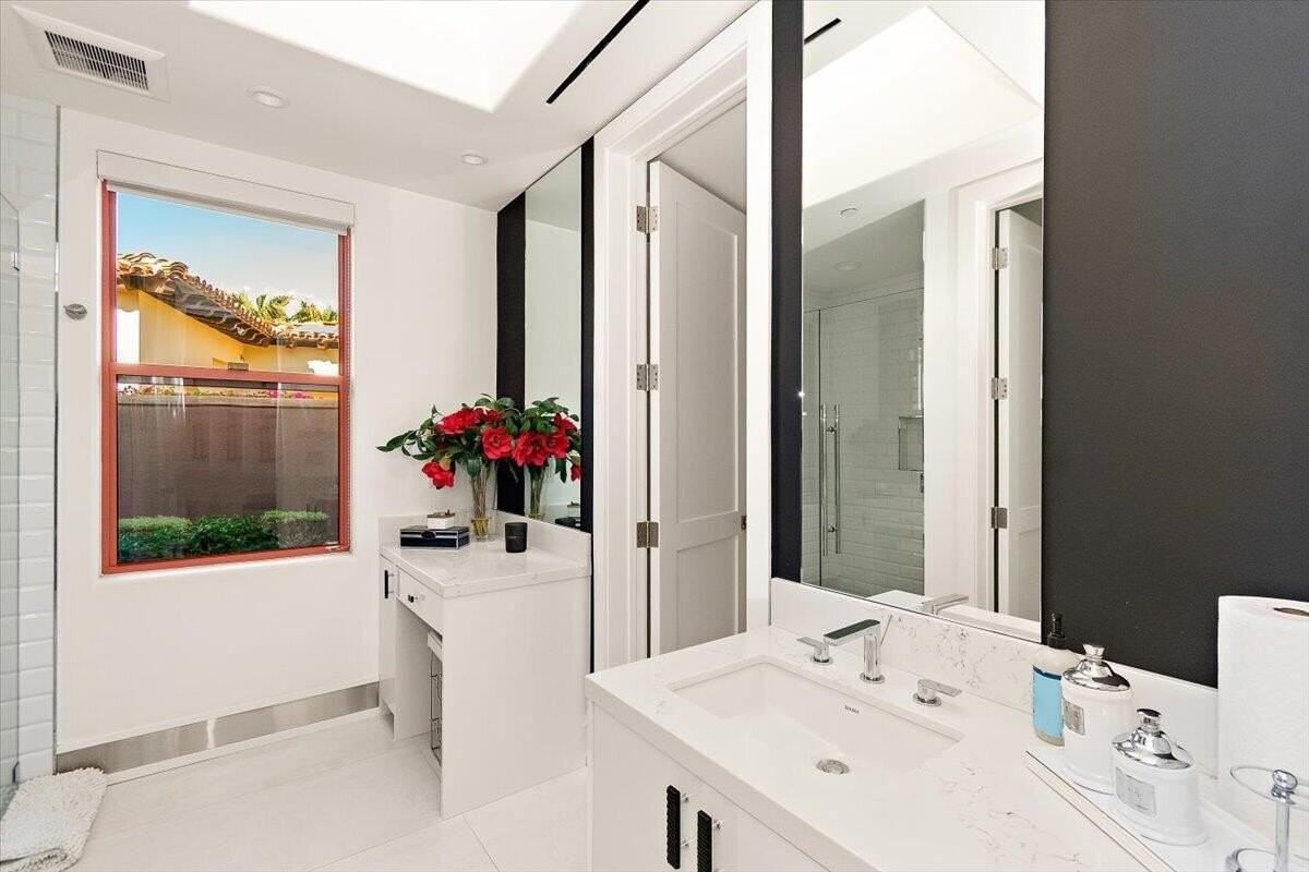 74 Royal Saint Georges Way - Photo 7 of 29