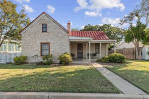 featured image of 504 W Austin St
