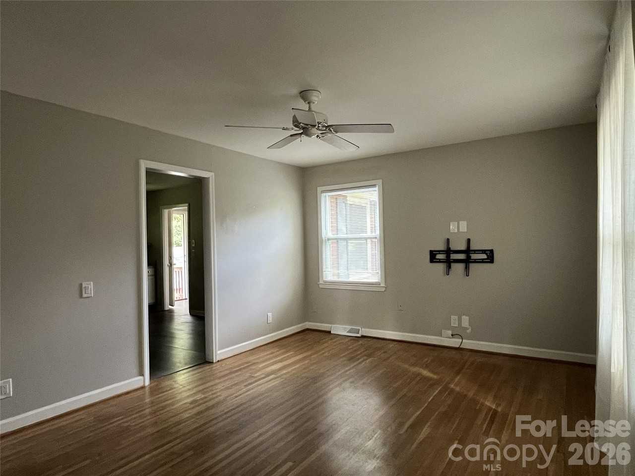 4024 Abbeydale Dr - Photo 4 of 21